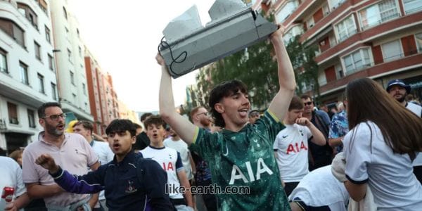 Bilbao Cops Launch ‘Biggest Security Operation Ever’ After Brawls & Trashed Streets As 70k Fans Arrive For Europa League