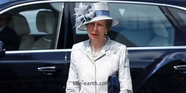 Princess Anne Joins Royal Family to Mark VE Day Thanksgiving Service