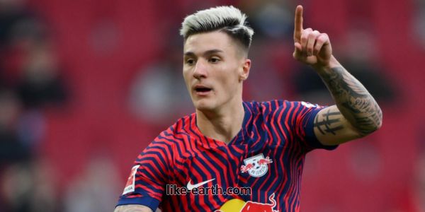 Benjamin Sesko: Arsenal and Man United Receive Positive Transfer Update as 'New Release Clause' Is Revealed