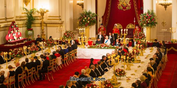 Royal Banquet Etiquette and Customs