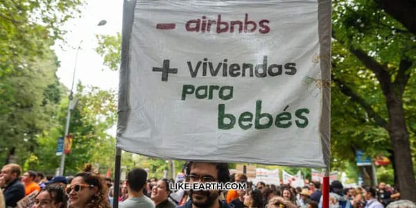 Spain Orders Airbnb
