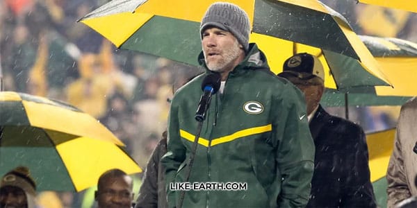 The Fall of Favre The Making – And Unmaking – of a Flawed NFL Gunslinger
