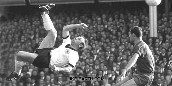 Uwe Seeler: German Football Legend Remembered Uwe Seeler